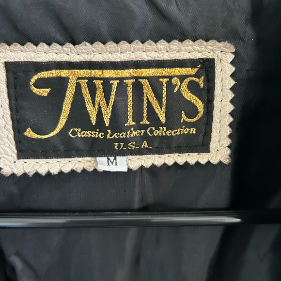 Vintage 80s/90s Black and Cream Blazer with Geometric Stripes - Picture 3 of 7